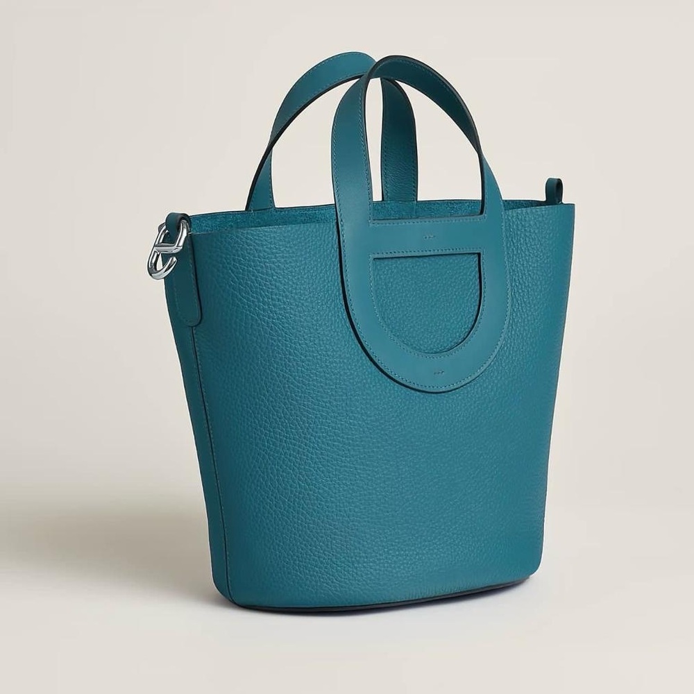 Hermes In-the-Loop 23 bag